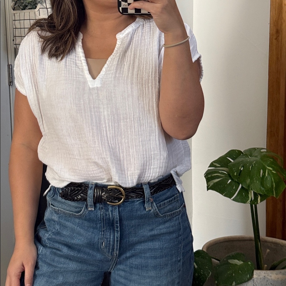 Micheal Stars naomi Split Neck Gauze top. Size S